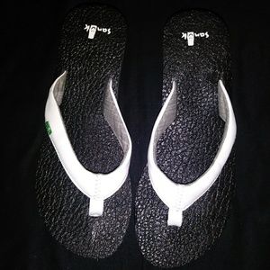 NWOT!! SANUK Wedges...